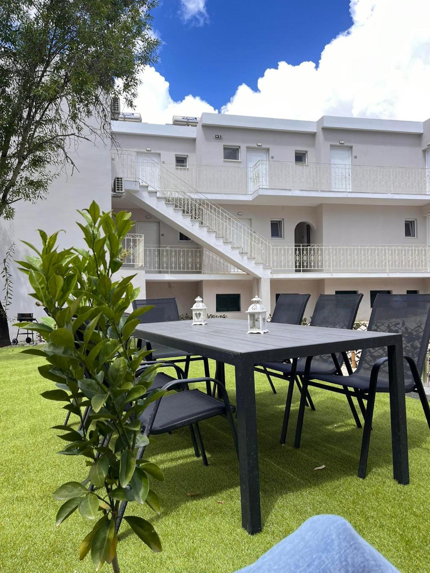 Nisea Apartments Ipsos Luaran gambar